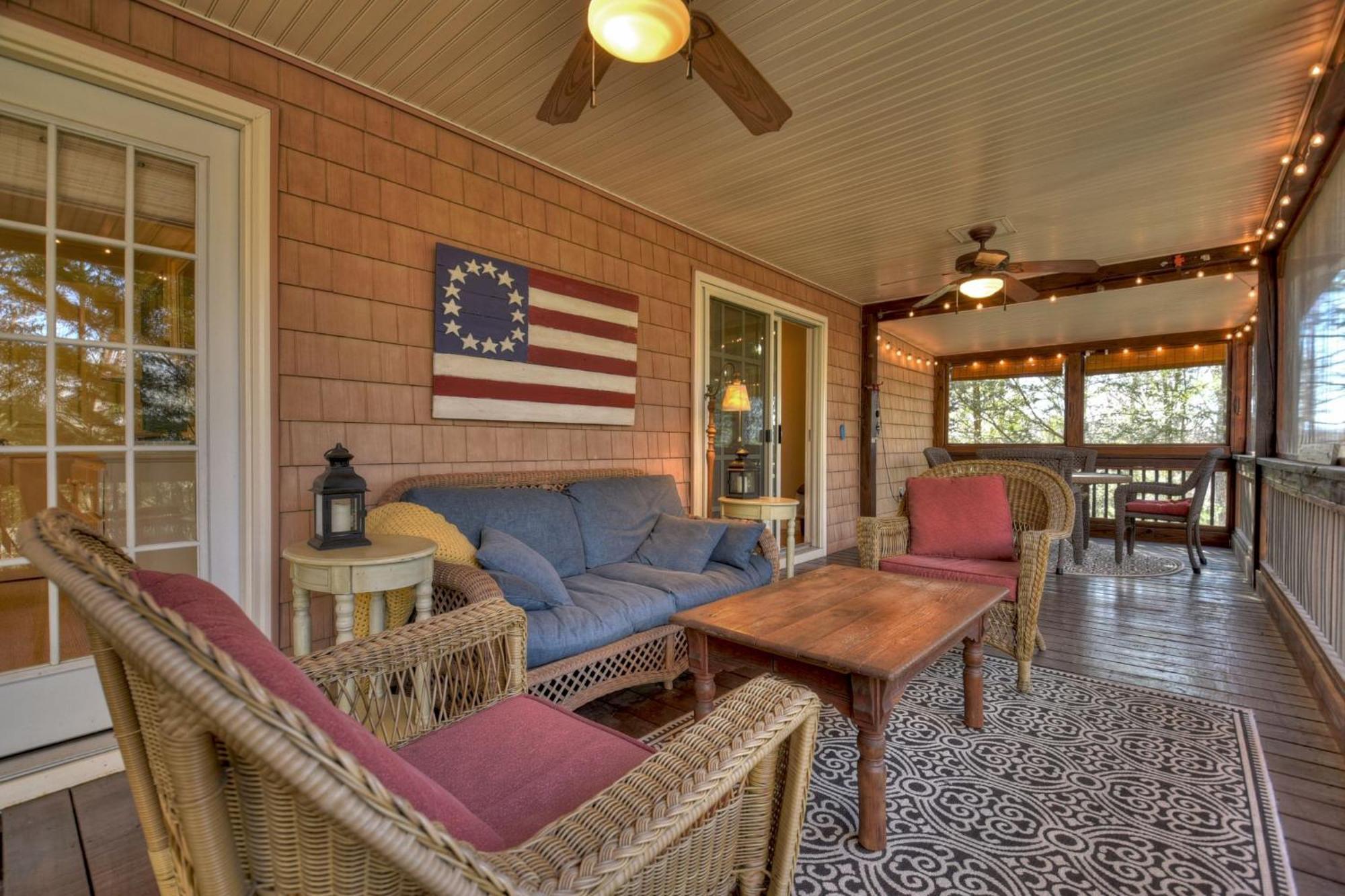 Southern Living Cottage Cozy Up By The Fire Relax On The Porch And Enjoy Peaceful Surroundings 蓝岭 外观 照片